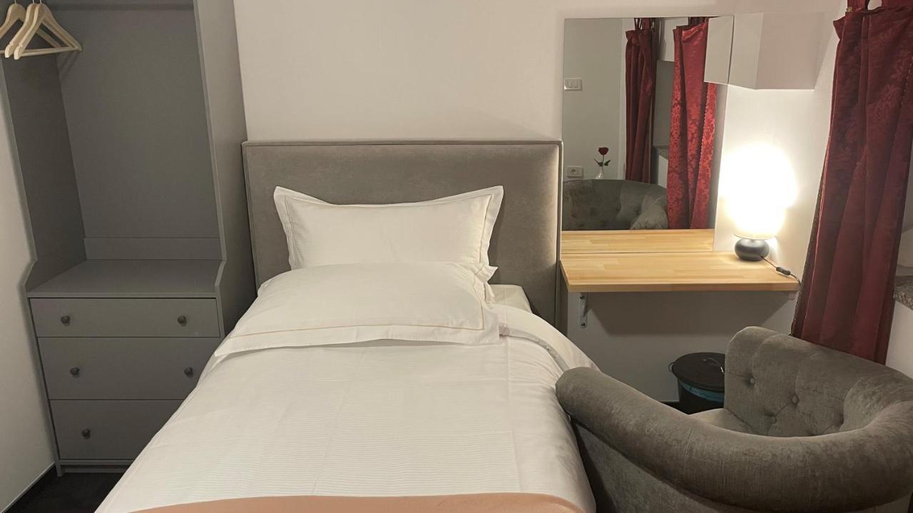 Madonca Rooms&Restaurant Nova Gorica Exterior foto